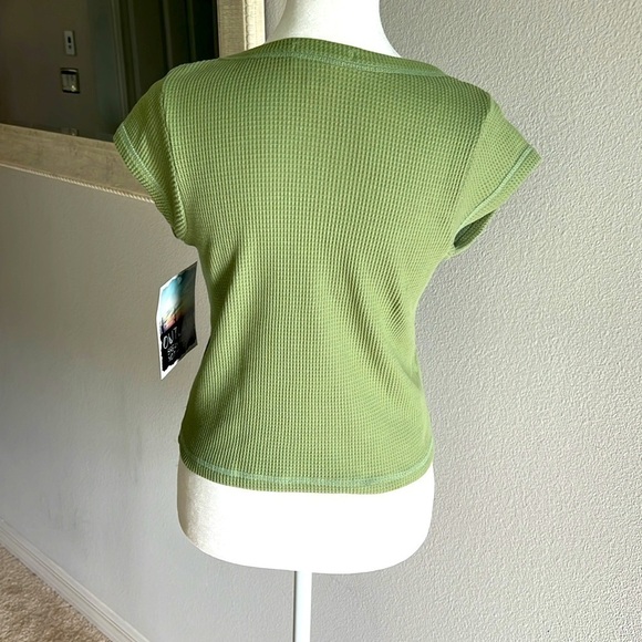 OUTLAW: Green Crop Top with lace up front Size M. NWT - Picture 3 of 9